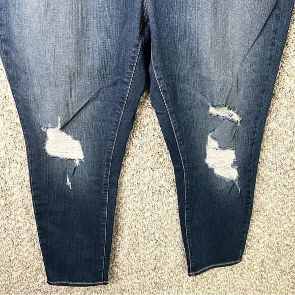 Torrid Jeans Womens 18 Premium Stretch Sky High Distressed Denim Skinny Crop NWT - Picture 2 of 13